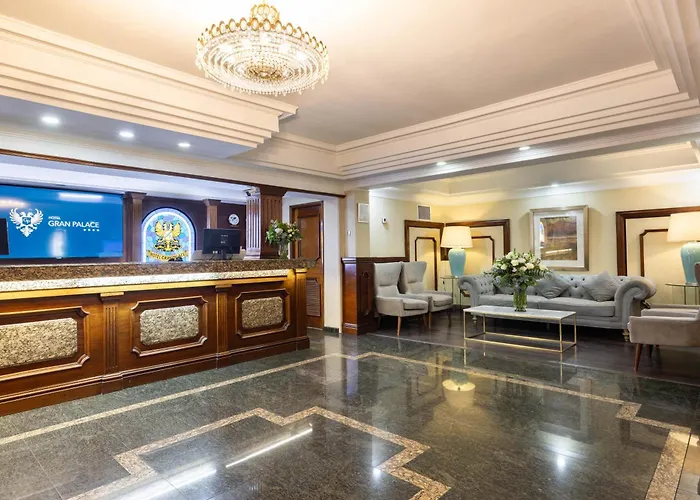 Hotel com piscina: Hotel Gran Palace